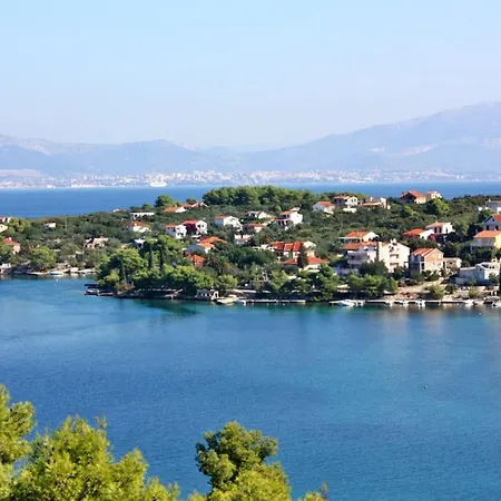 Apartment By The Sea Necujam, Solta - 21776 Grohote