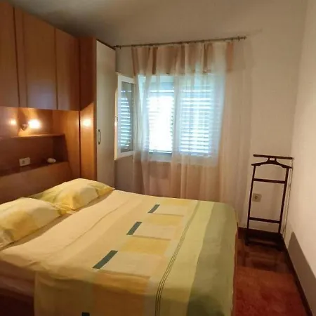 Apartment By The Sea Necujam, Solta - 21776