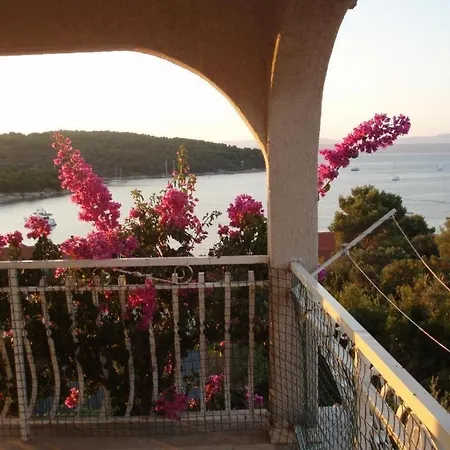 Apartment By The Sea Necujam, Solta - 21776 *