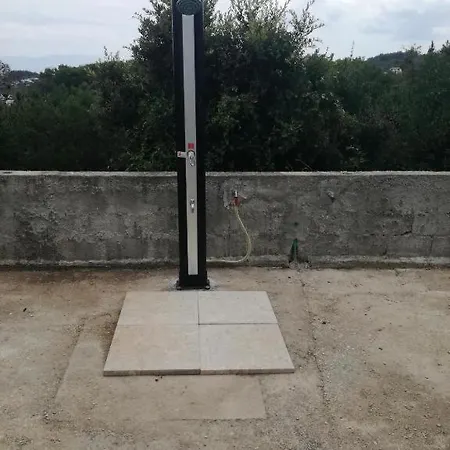 Apartment By The Sea Necujam, Solta - 21776